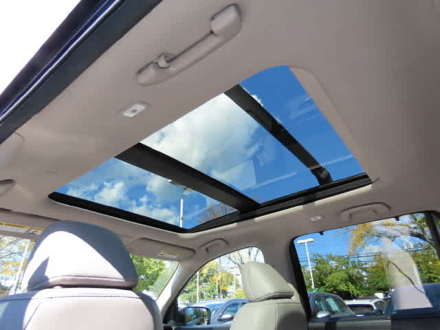 Certified 2024 Honda Pilot Touring image 18