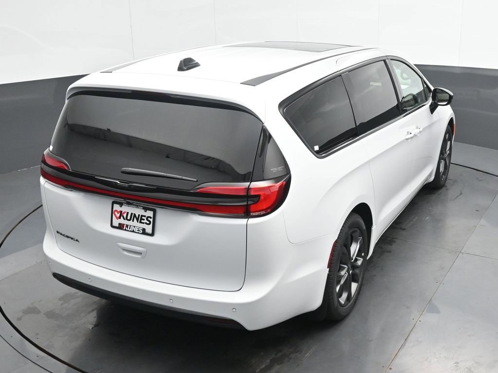 New 2026 Chrysler Pacifica Select image 31