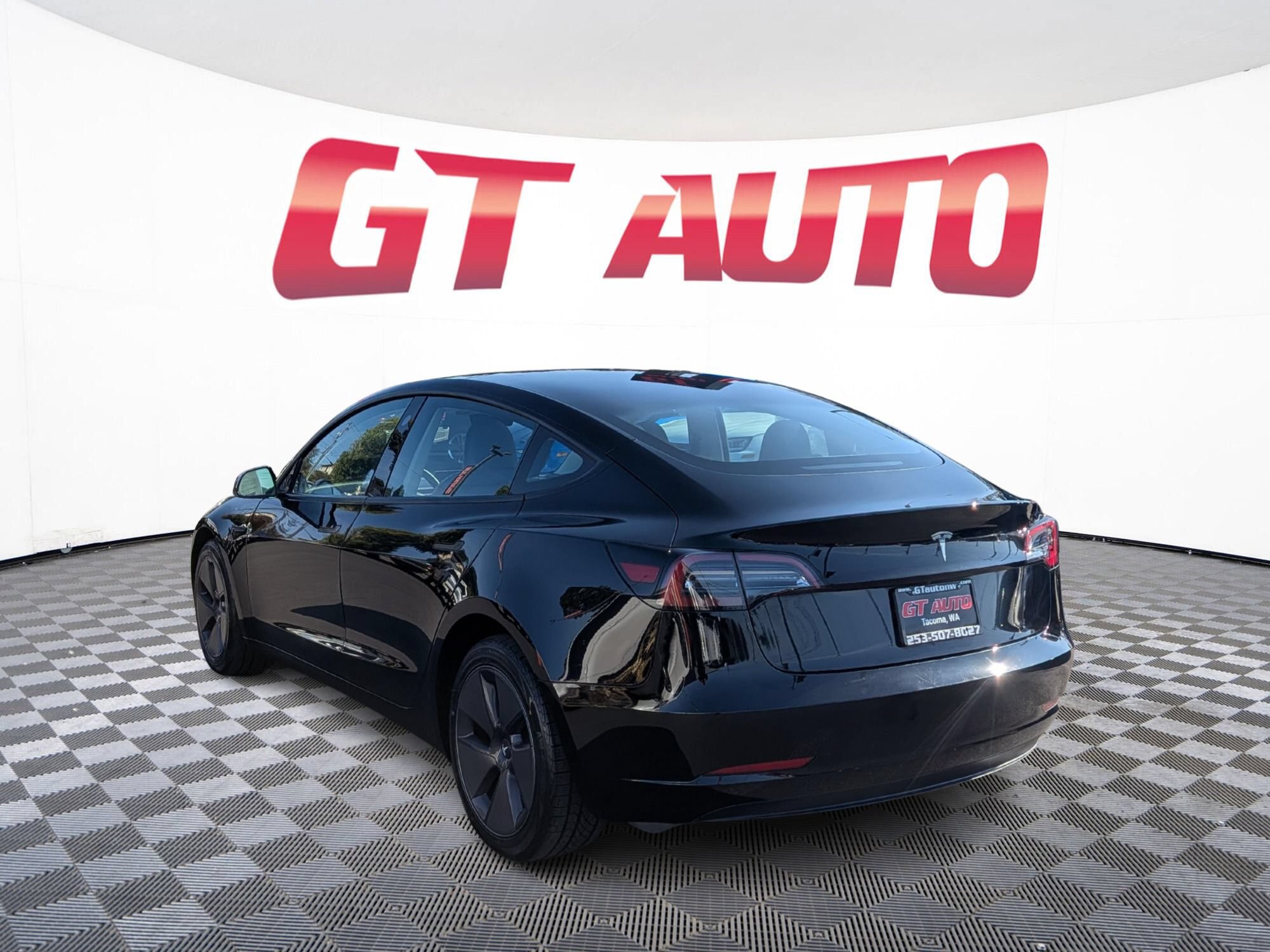 Used 2023 Tesla Model 3 Standard Range RWD image 3
