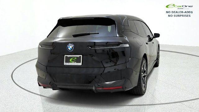 Used 2024 BMW iX xDrive50 w/ Sport Package AWD/4WD image 8