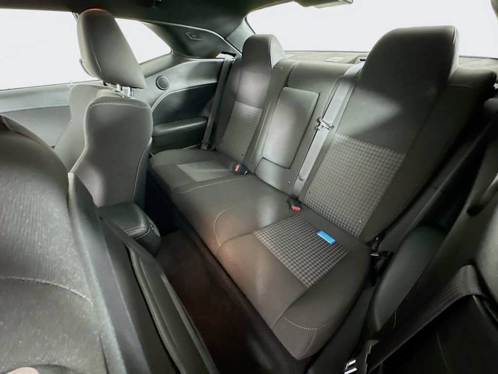 Used 2022 Dodge Challenger R/T w/ Performance Handling Group image 31