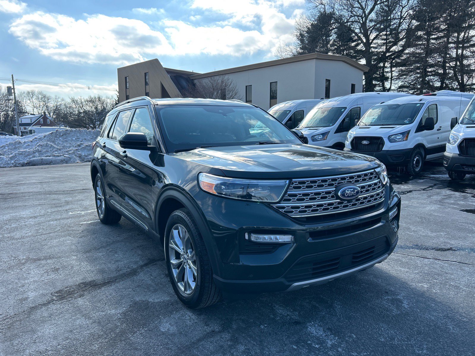 Certified 2023 Ford Explorer Limited image 3