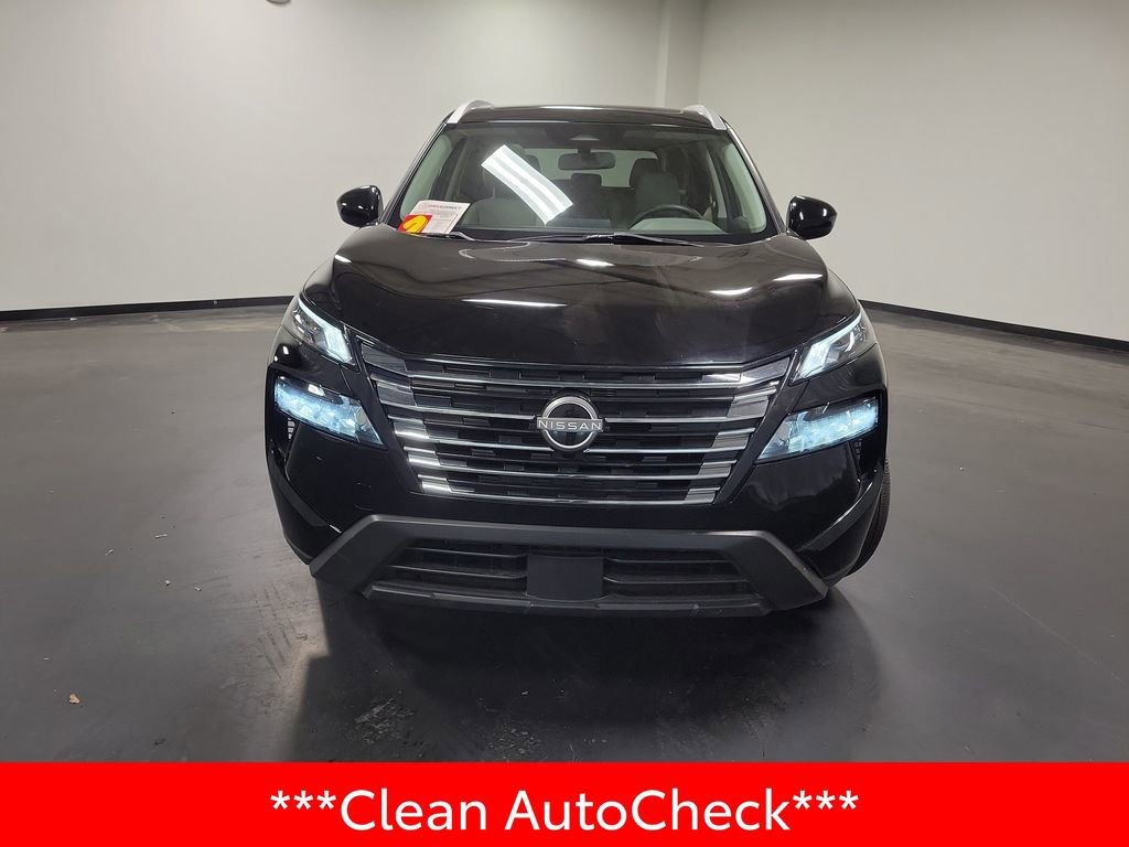 Used 2024 Nissan Rogue SV w/ SV Premium Package image 3