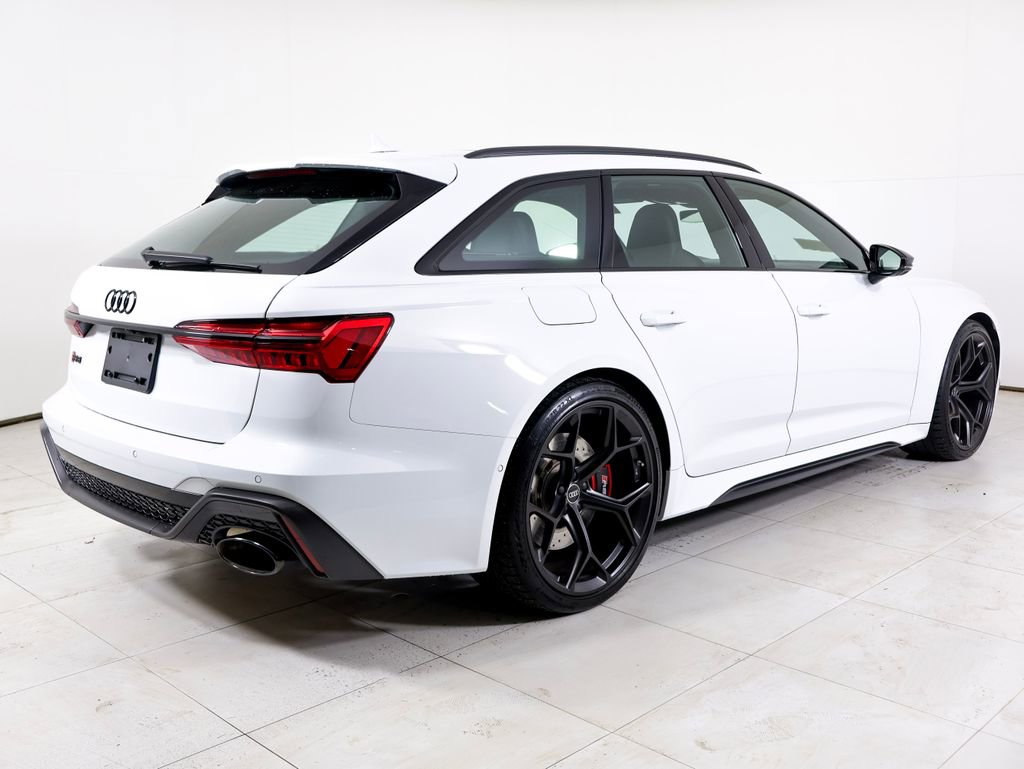 Used 2024 Audi RS 6 performance w/ Matte Carbon Package image 32