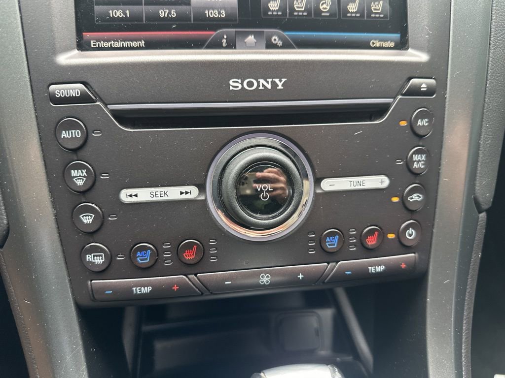 Used 2016 Ford Fusion Titanium FWD image 10