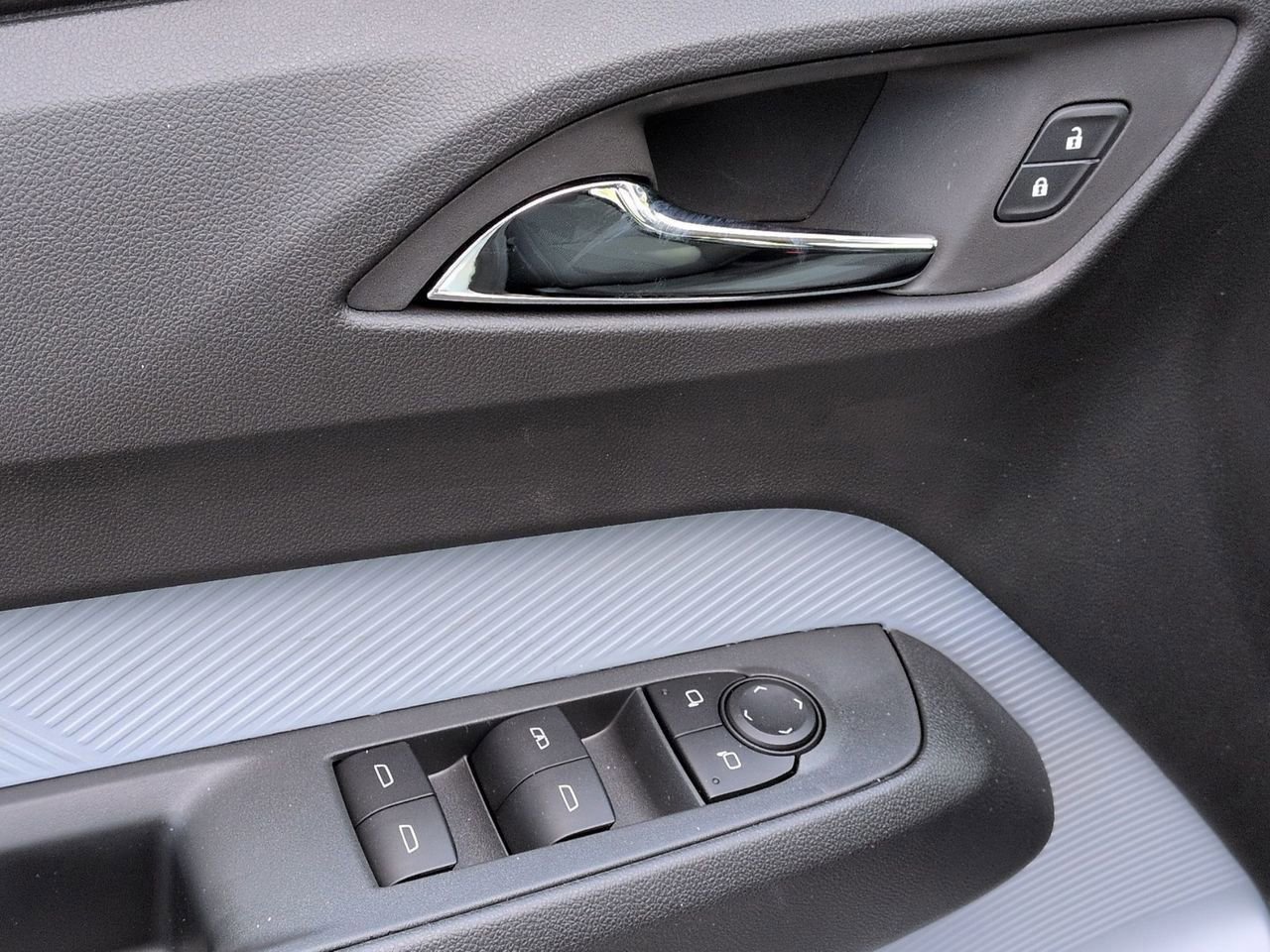 New 2027 Chevrolet Bolt LT w/ Comfort Package image 10