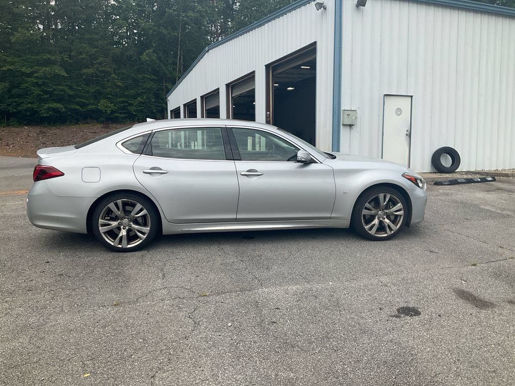 Used 2016 INFINITI Q70 L 3.7 w/ Deluxe Touring Package RWD image 4