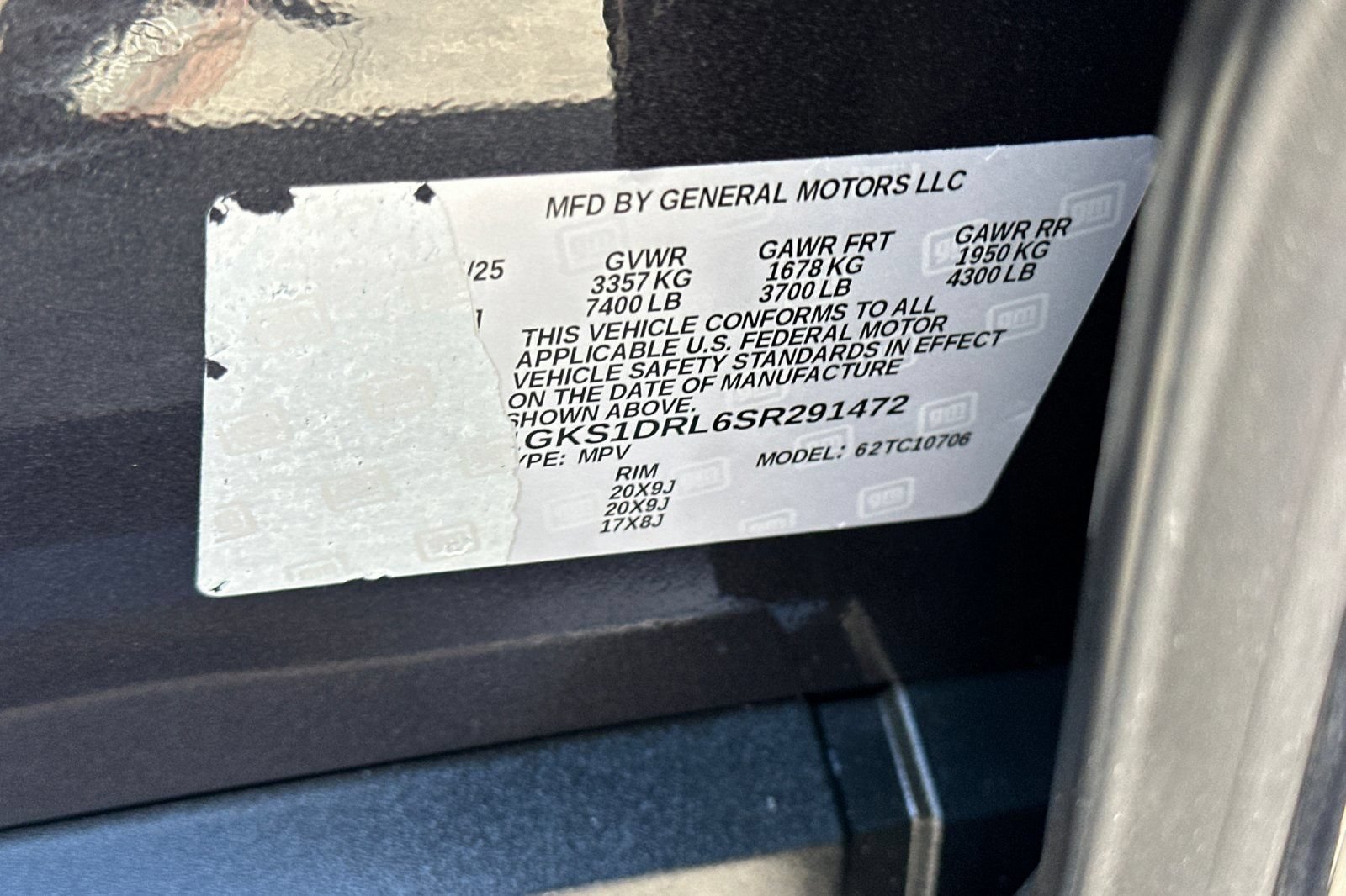 Certified 2025 GMC Yukon Denali RWD image 31