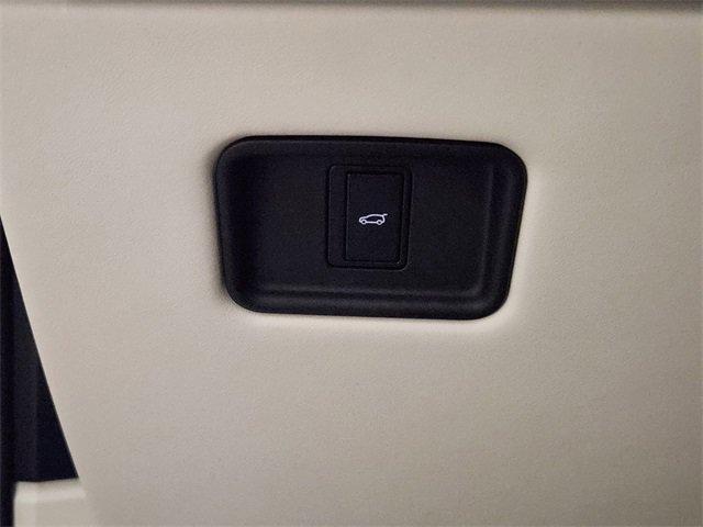 Used 2023 Land Rover Range Rover Long Wheelbase SE image 21