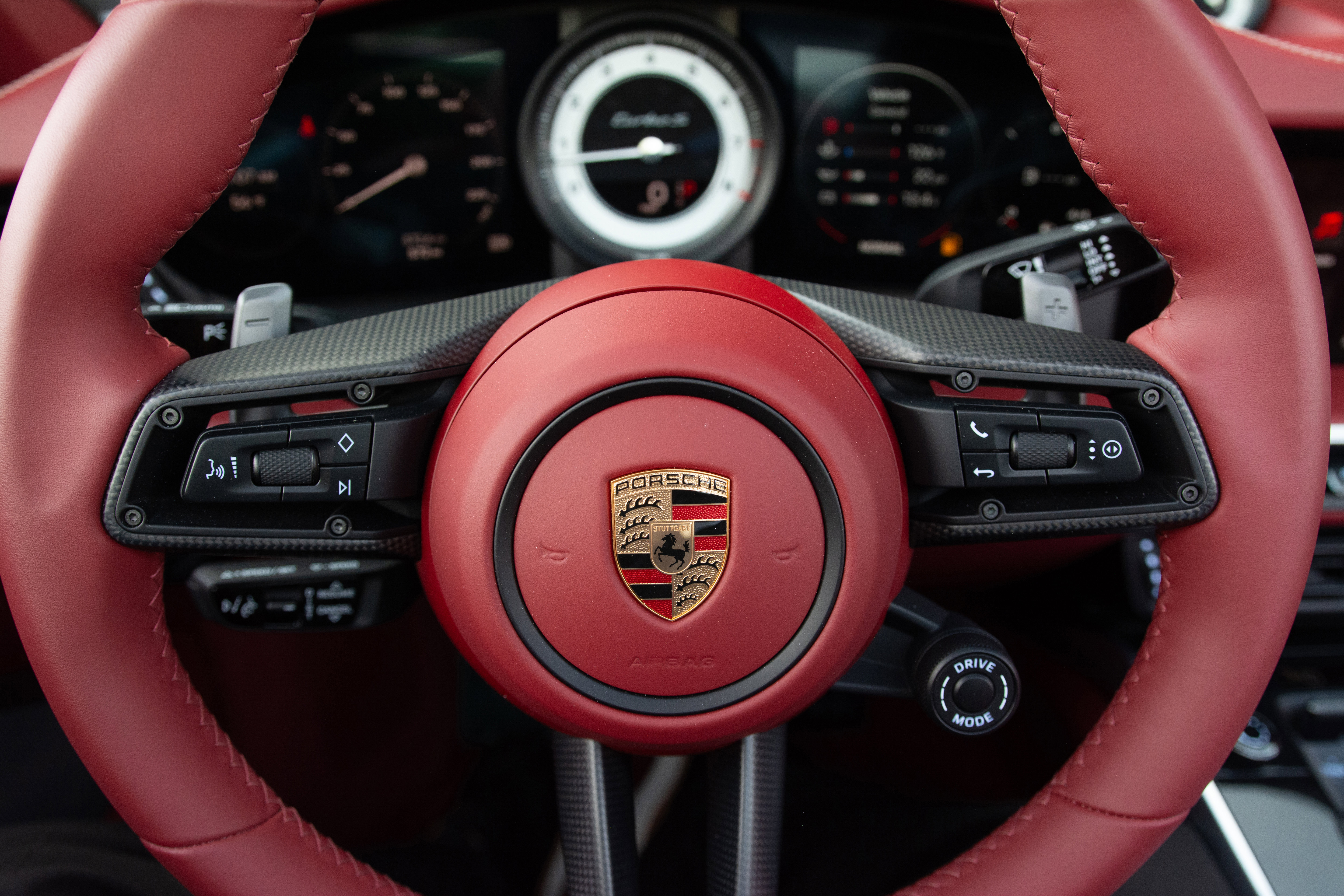 Certified 2025 Porsche 911 Turbo S image 17