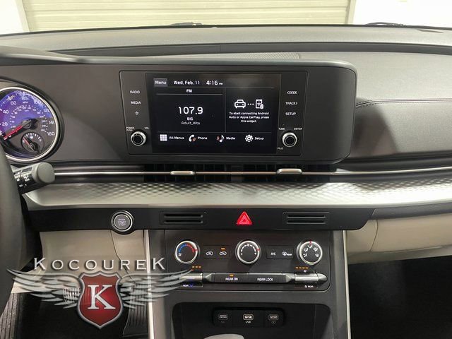 Used 2024 Kia Carnival LX image 16