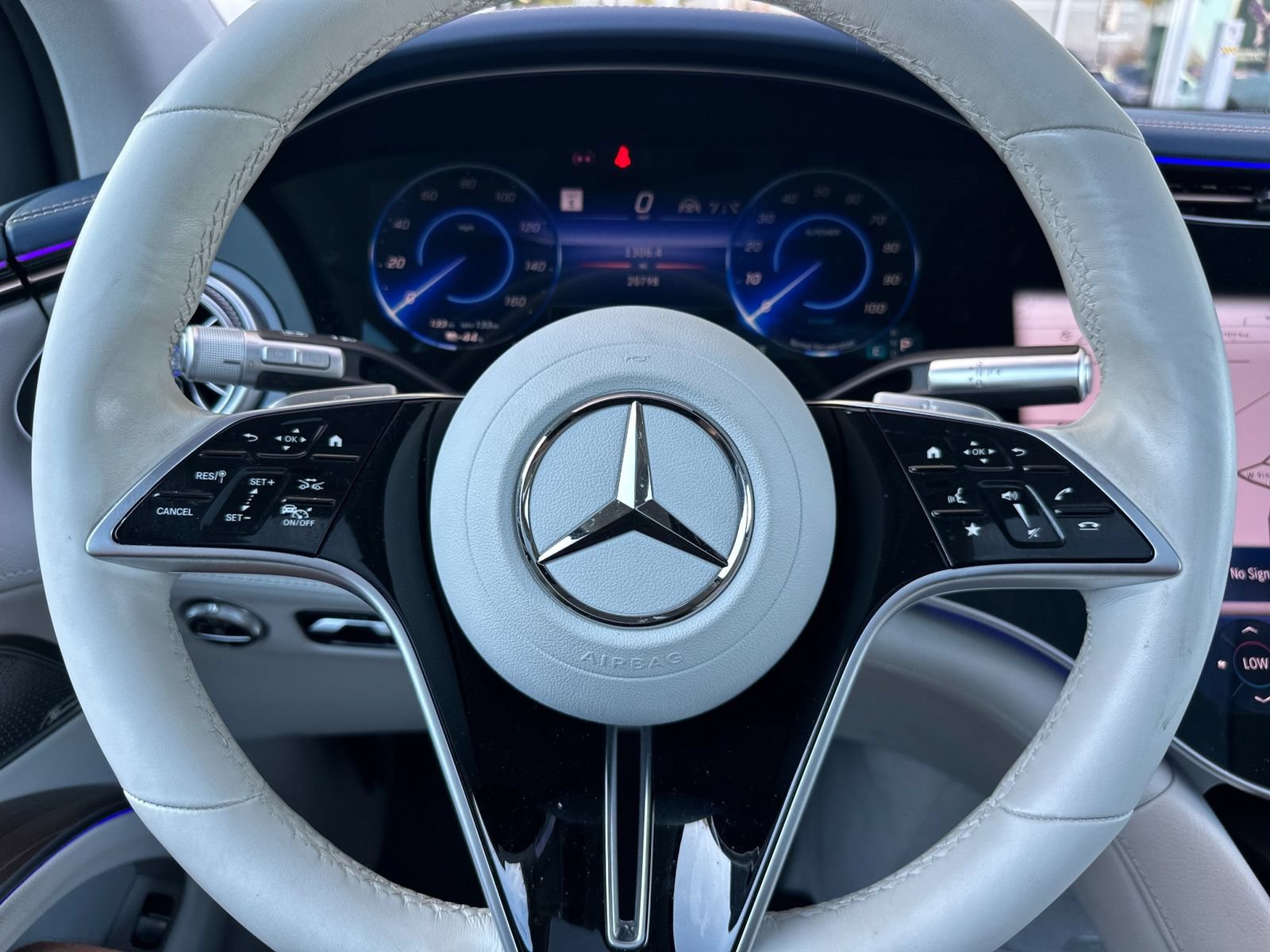 Used 2023 Mercedes-Benz EQS 580 4MATIC SUV image 26