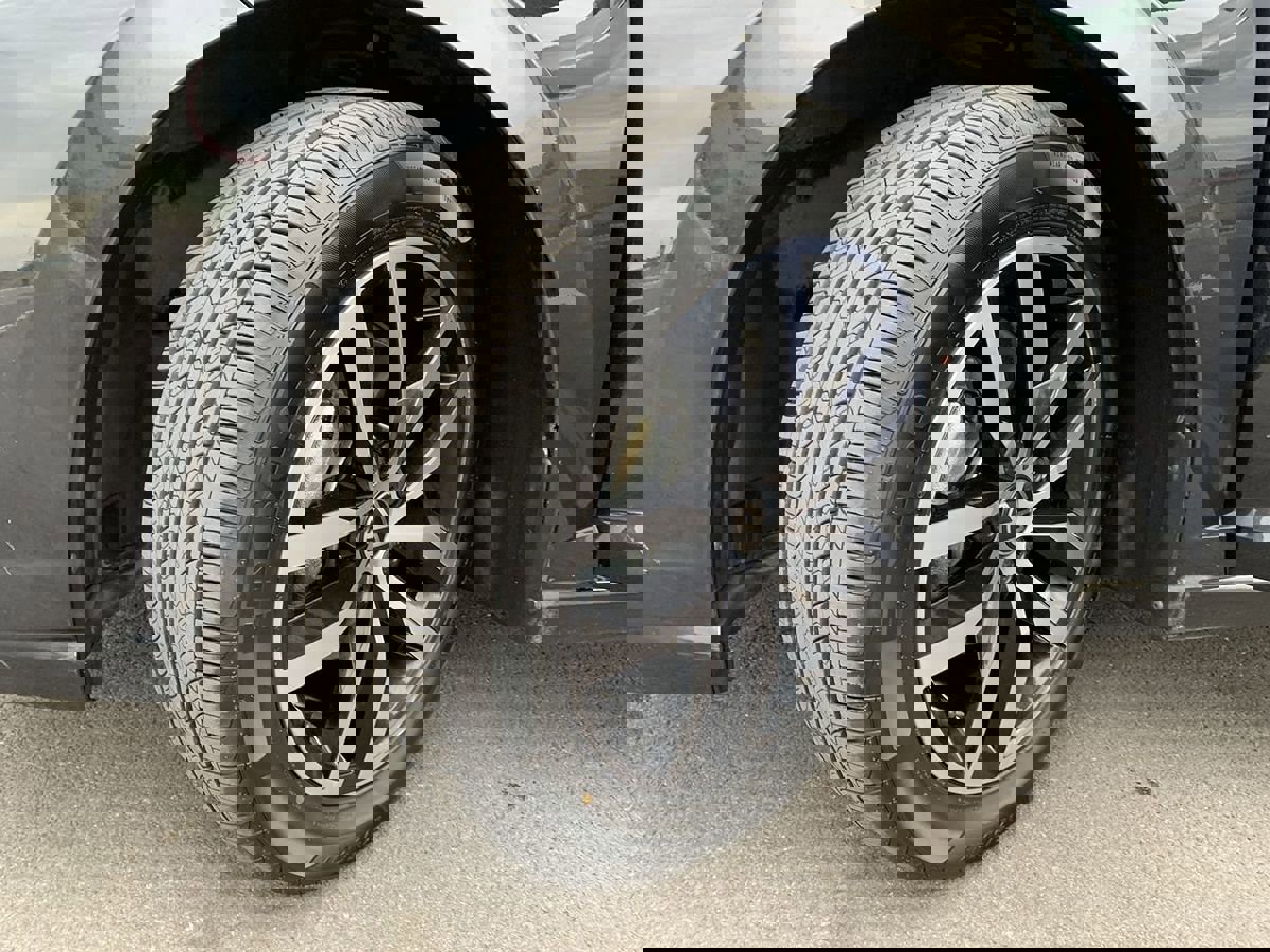 Used 2025 Volkswagen Jetta SE image 11