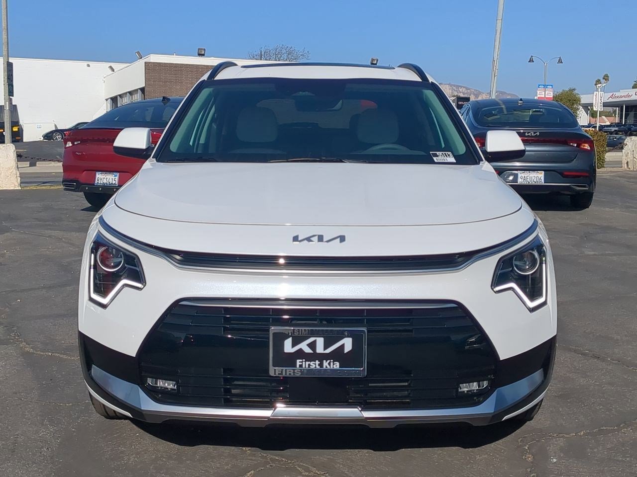 New 2025 Kia Niro EX Touring image 2