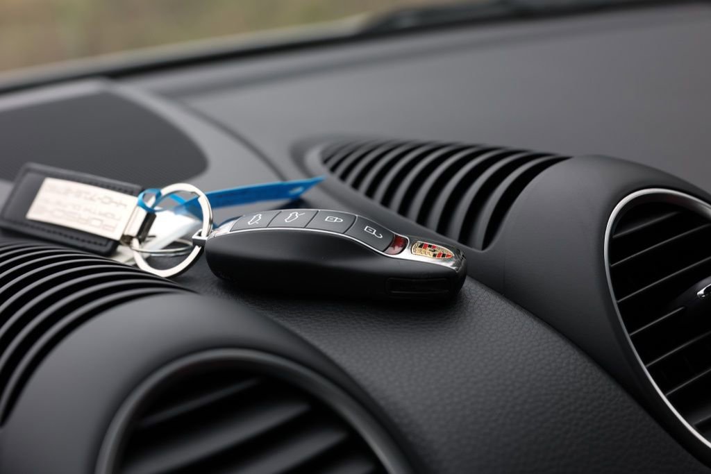 Used 2025 Porsche 718 Cayman image 47