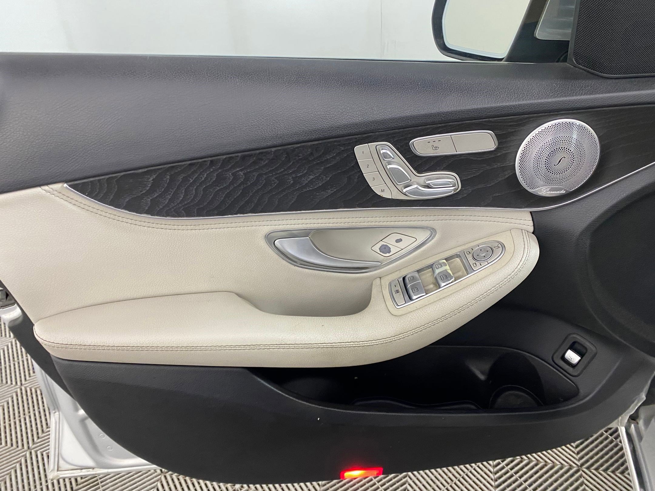 Used 2015 Mercedes-Benz C 300 4MATIC Sedan image 11