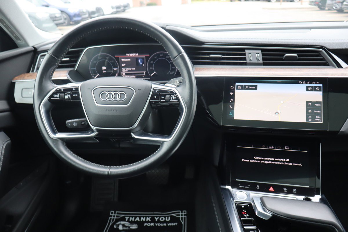 Used 2020 Audi e-tron Premium Plus image 10