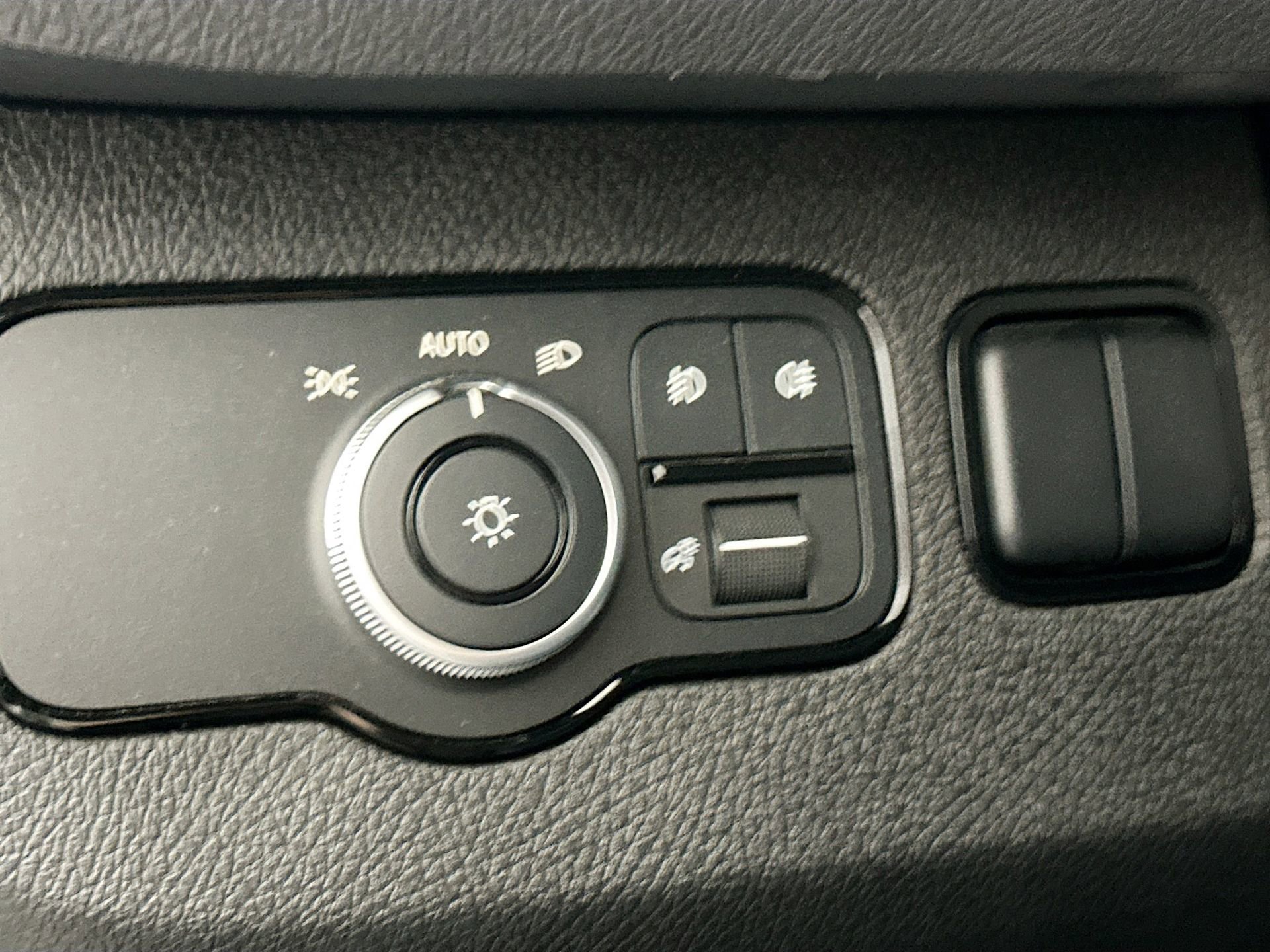 Used 2023 Mercedes-Benz Sprinter 144 Cargo image 11