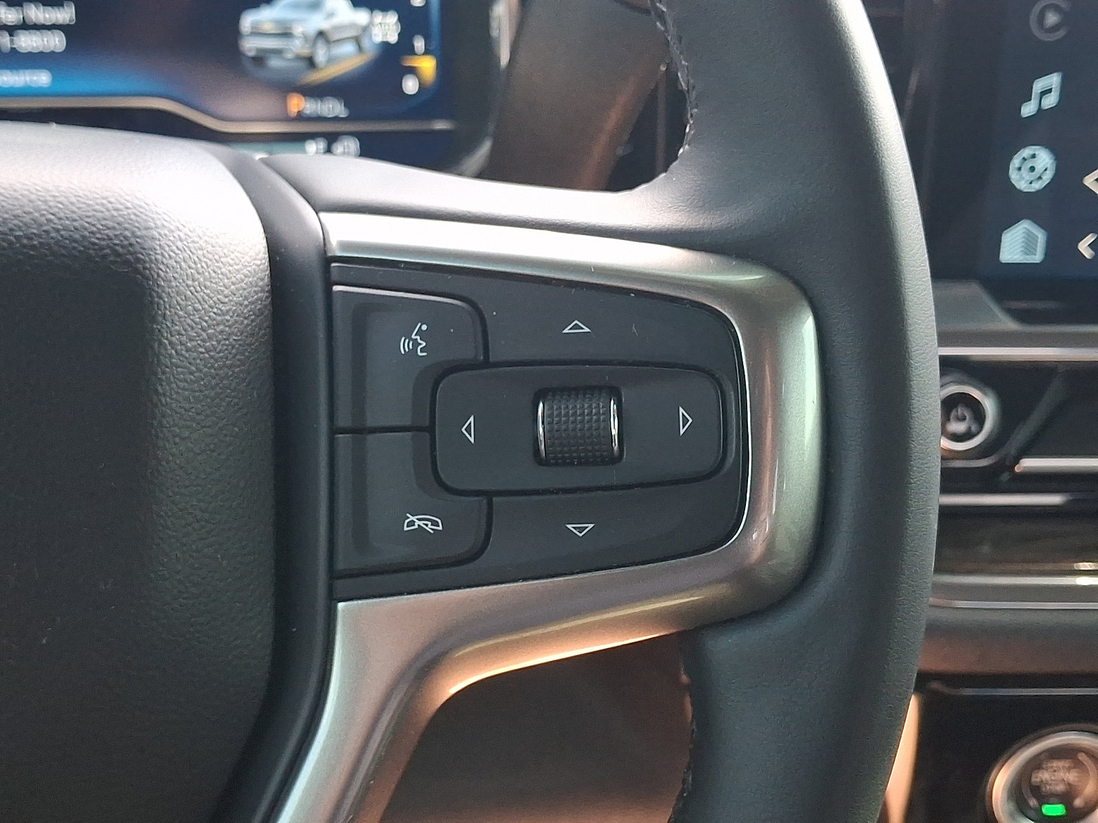 Used 2024 Chevrolet Silverado 1500 LT AWD/4WD image 24