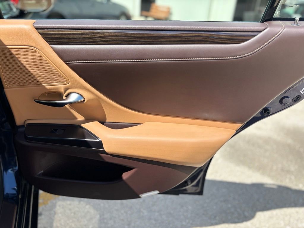 Used 2019 Lexus ES 350 Luxury w/ Accessory Package 2 FWD image 15