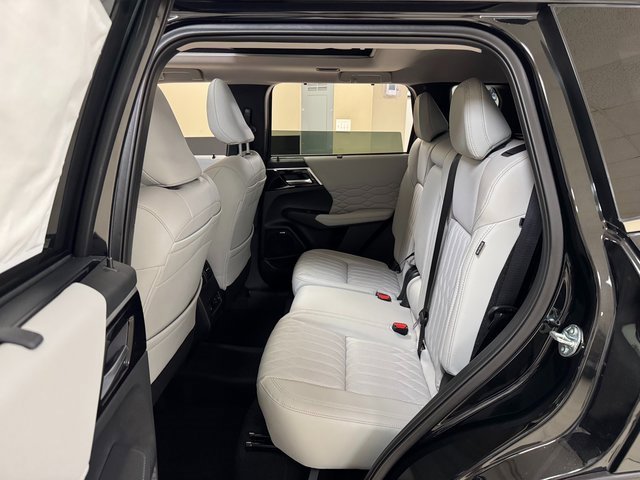 New 2025 Mitsubishi Outlander SEL image 22