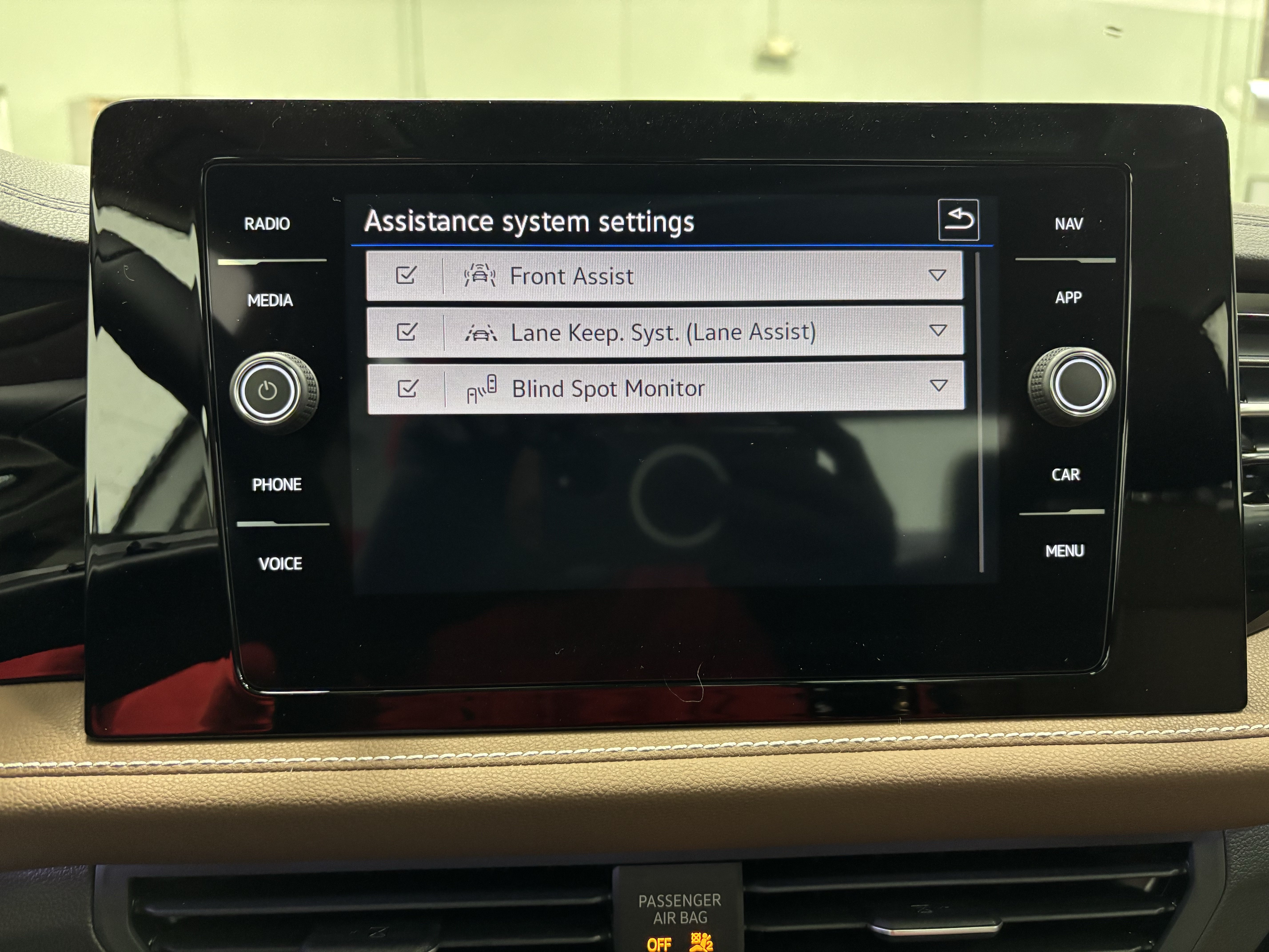 Used 2026 Volkswagen Jetta SEL FWD image 8