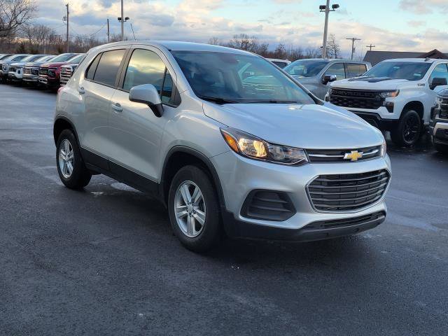 Used 2022 Chevrolet Trax LS w/ Tint and Cruise Package image 2