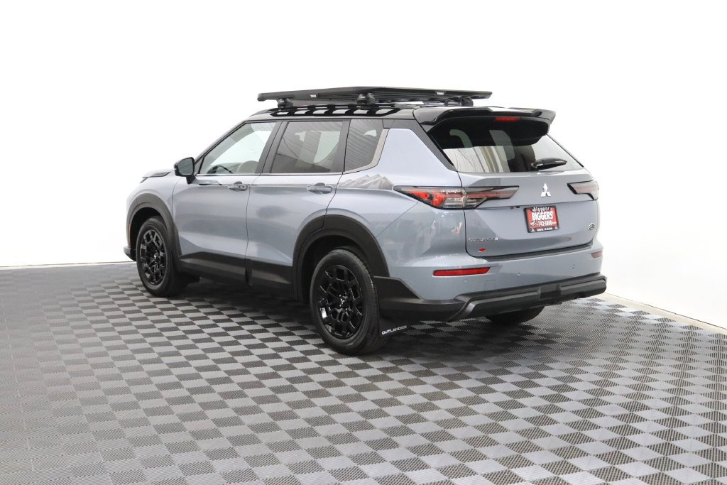 Used 2026 Mitsubishi Outlander AWD image 6