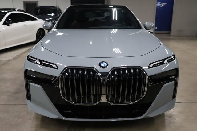 Used 2026 BMW 740i xDrive AWD/4WD image 7
