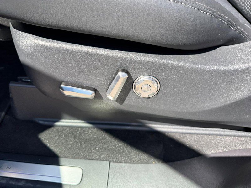 New 2025 Lincoln Navigator Reserve w/ Jet Appearance Package image 19