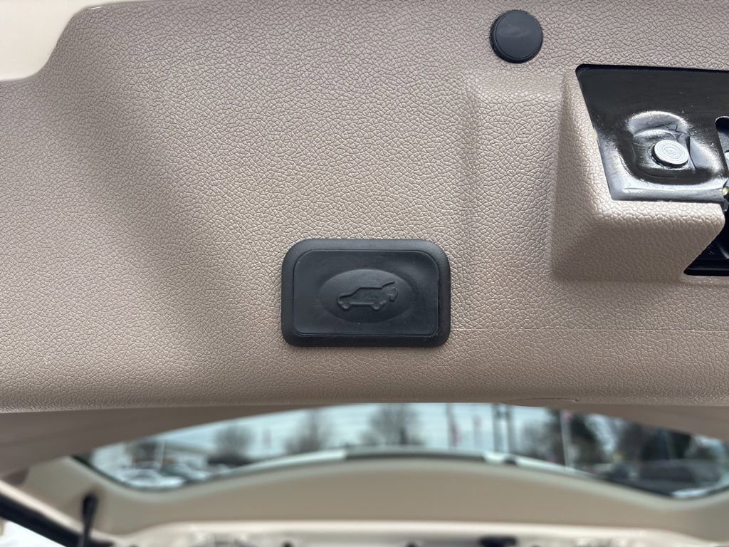 Certified 2015 GMC Acadia Denali image 11