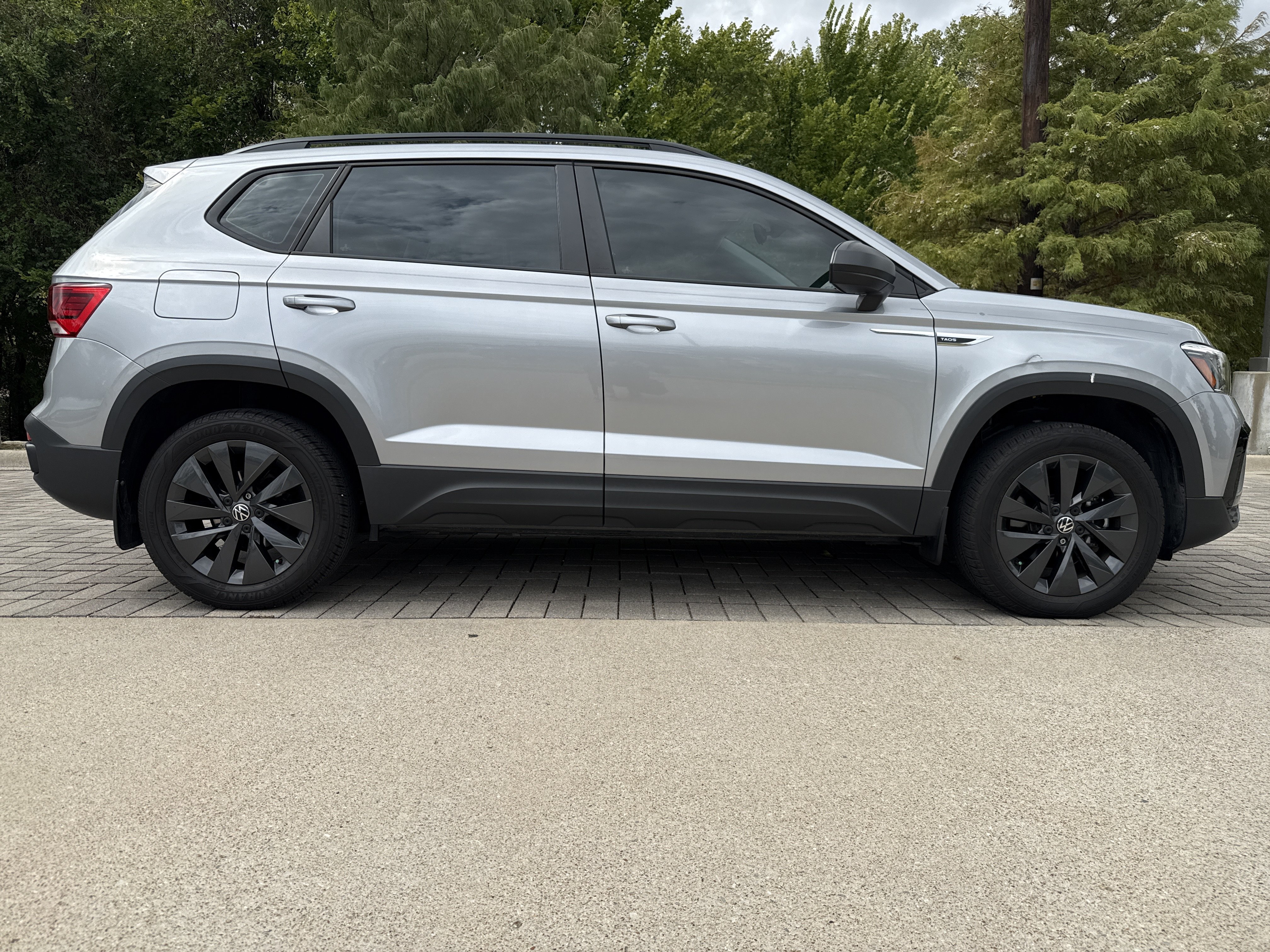 Certified 2023 Volkswagen Taos S FWD image 10