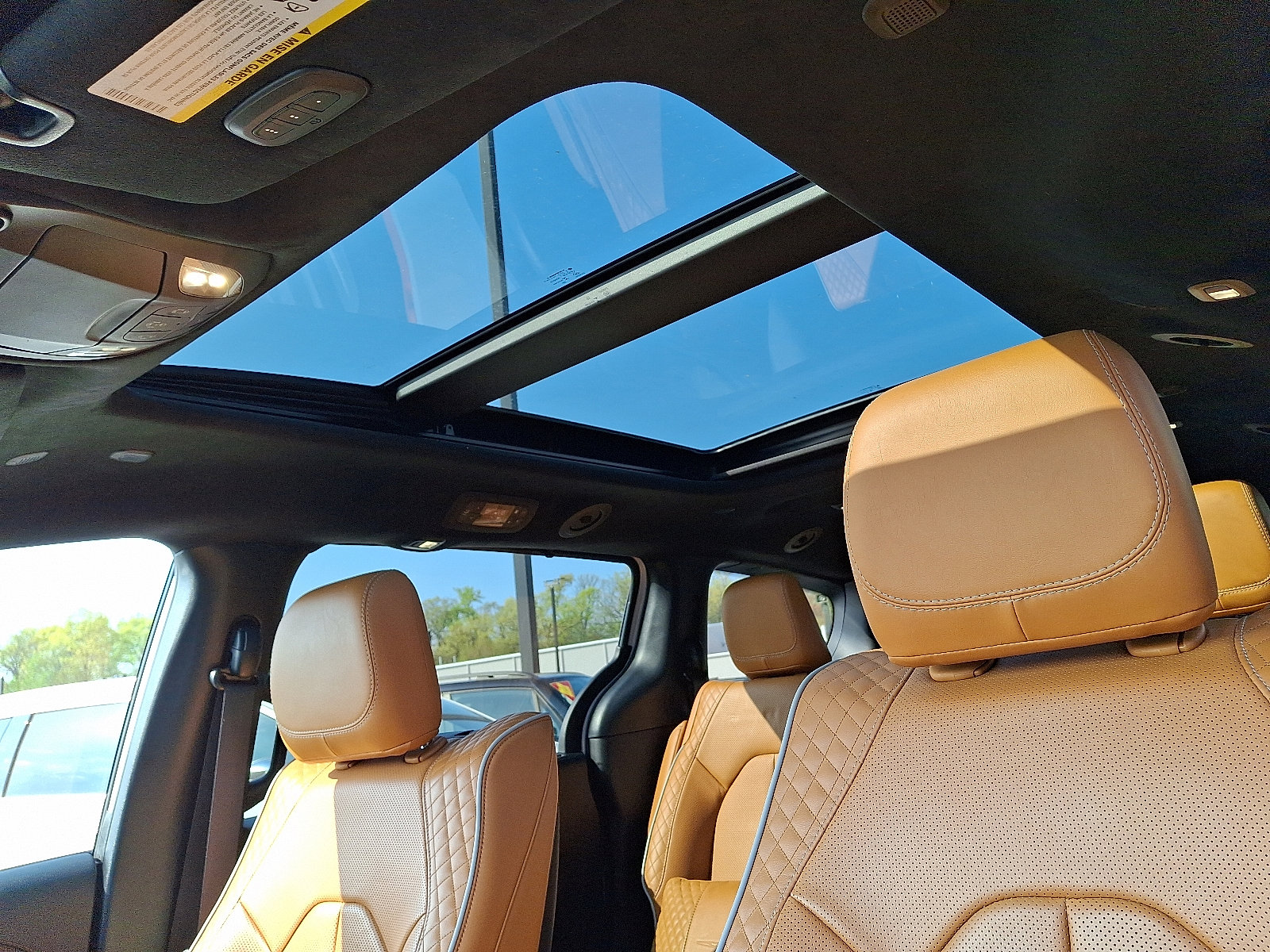 Certified 2022 Chrysler Pacifica Pinnacle FWD image 14