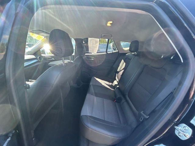 Used 2024 Chevrolet Trax LT FWD image 15