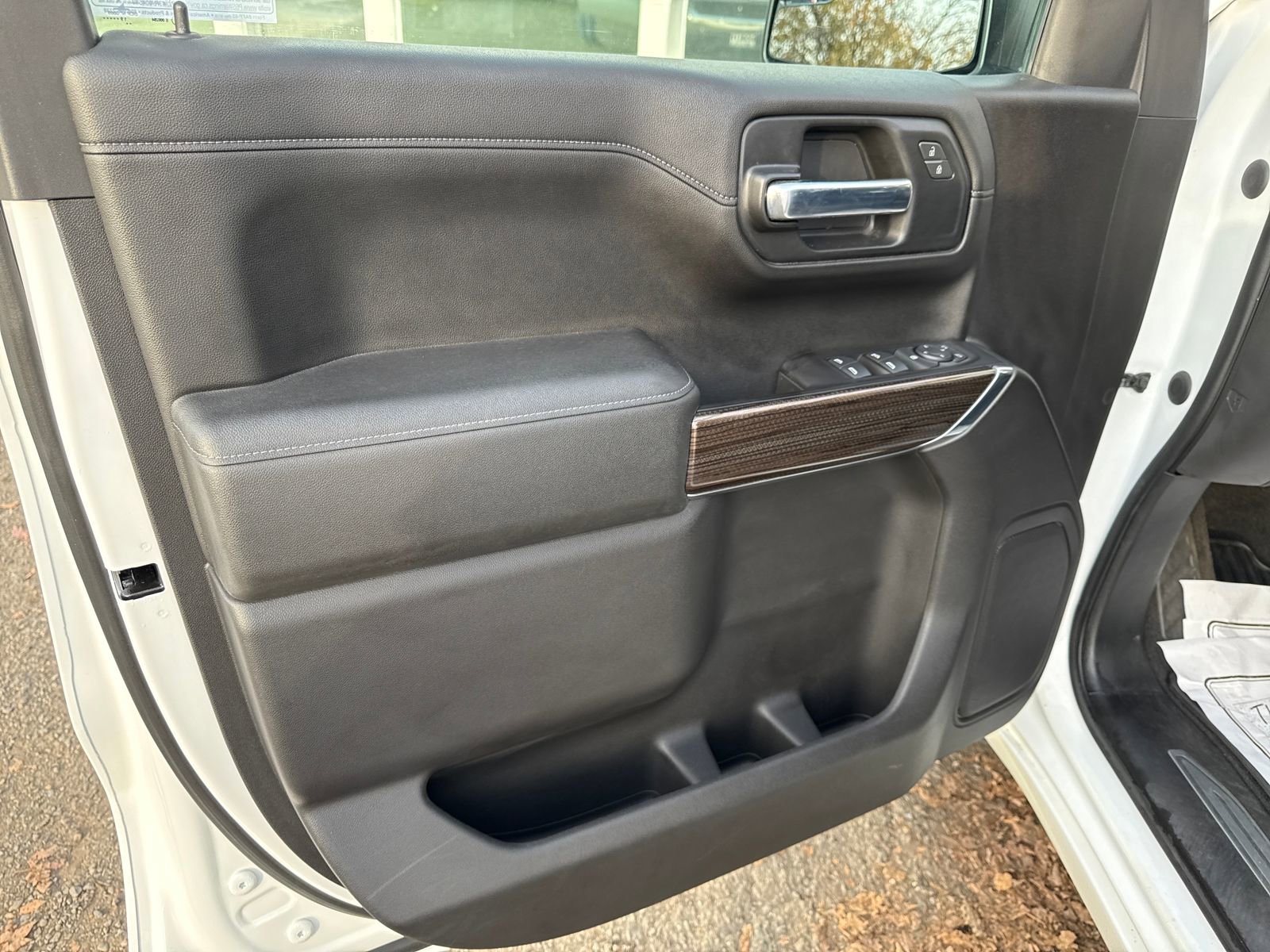 Used 2020 Chevrolet Silverado 1500 LT w/ All-Star Edition image 10