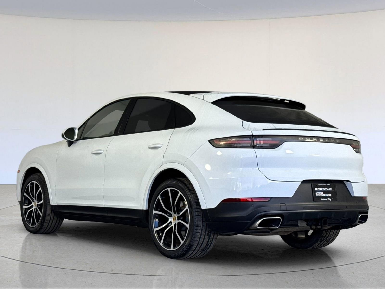 Certified 2022 Porsche Cayenne Coupe image 3