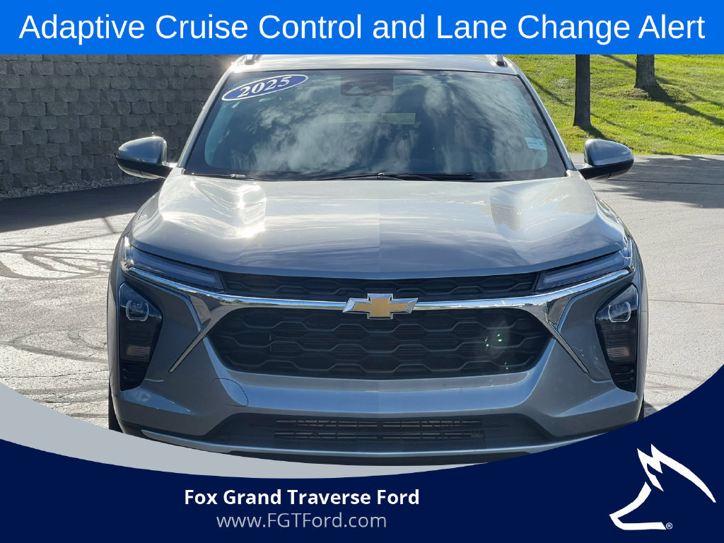 Used 2025 Chevrolet Trax LT w/ Driver Confidence Package FWD image 37