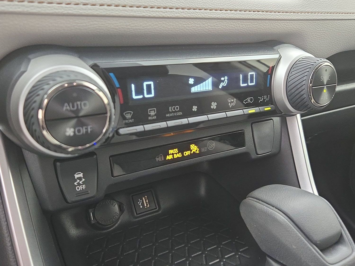 Certified 2025 Toyota RAV4 XLE w/ Convenience Package AWD/4WD image 22