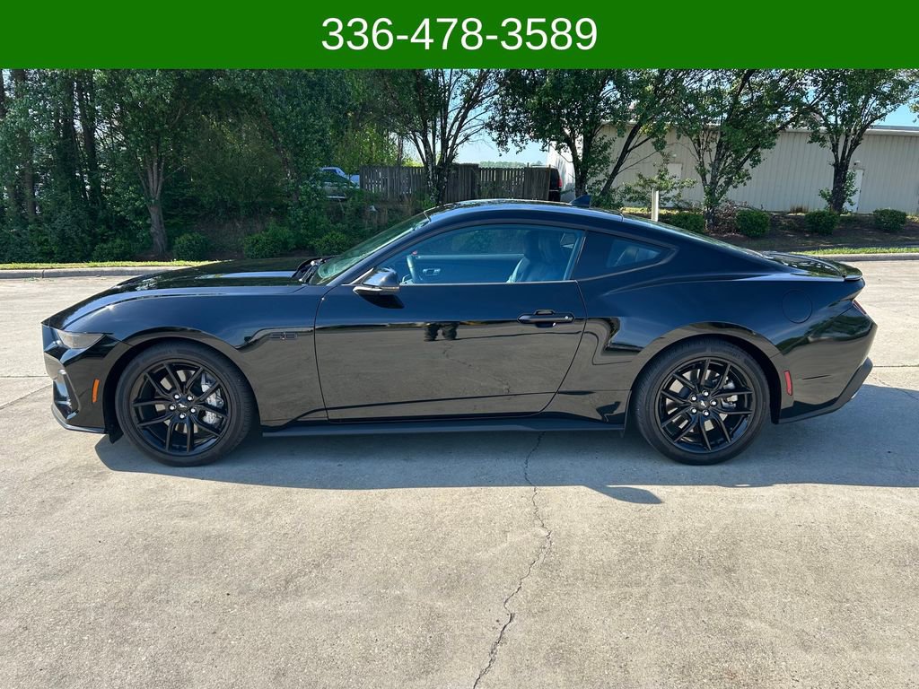 Used 2025 Ford Mustang GT Premium image 2
