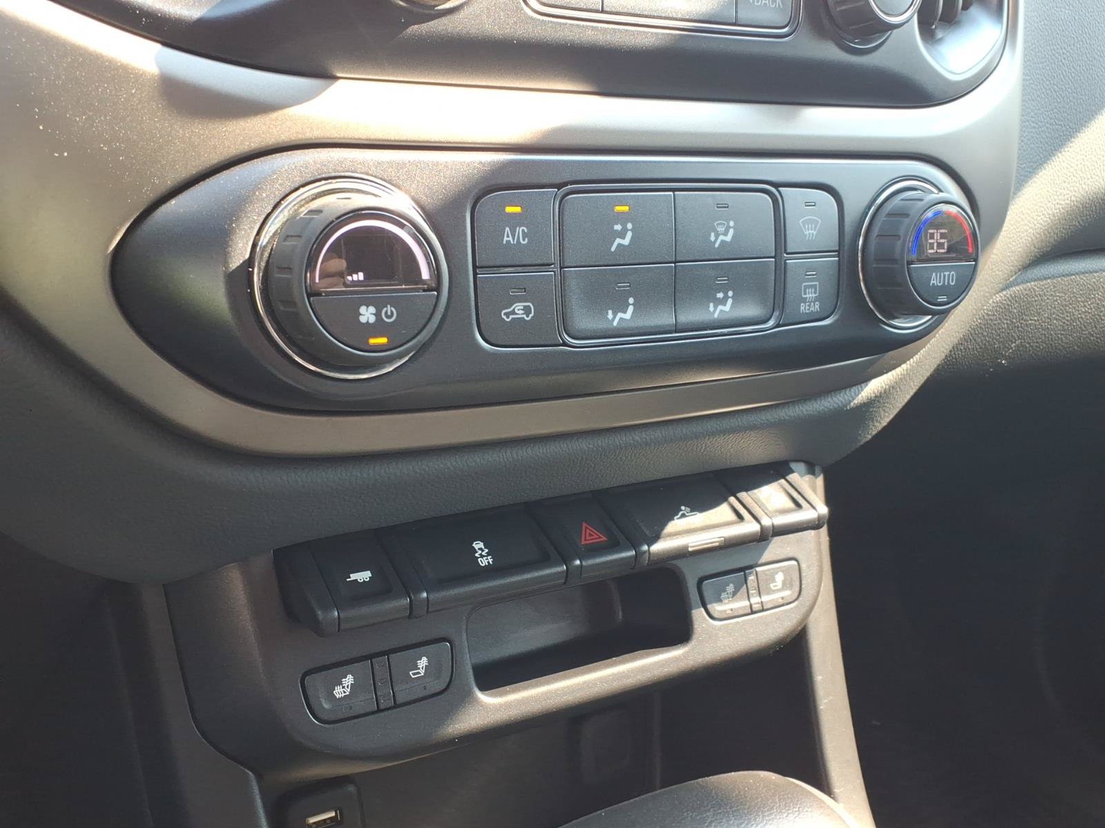 Used 2017 Chevrolet Colorado Z71 AWD/4WD image 19