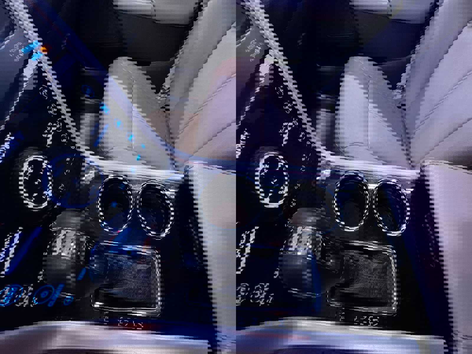 Used 2011 Ford Edge Limited image 29