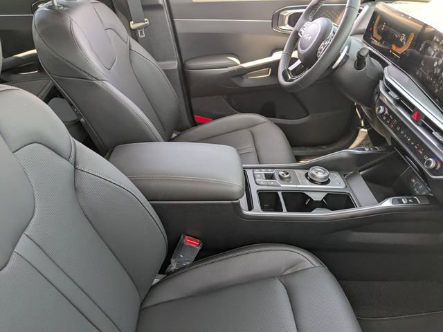 Used 2025 Kia Sorento EX w/ EX Panoramic Sunroof Package image 11