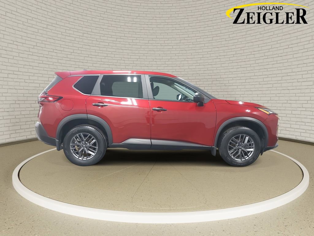 Used 2023 Nissan Rogue S image 4