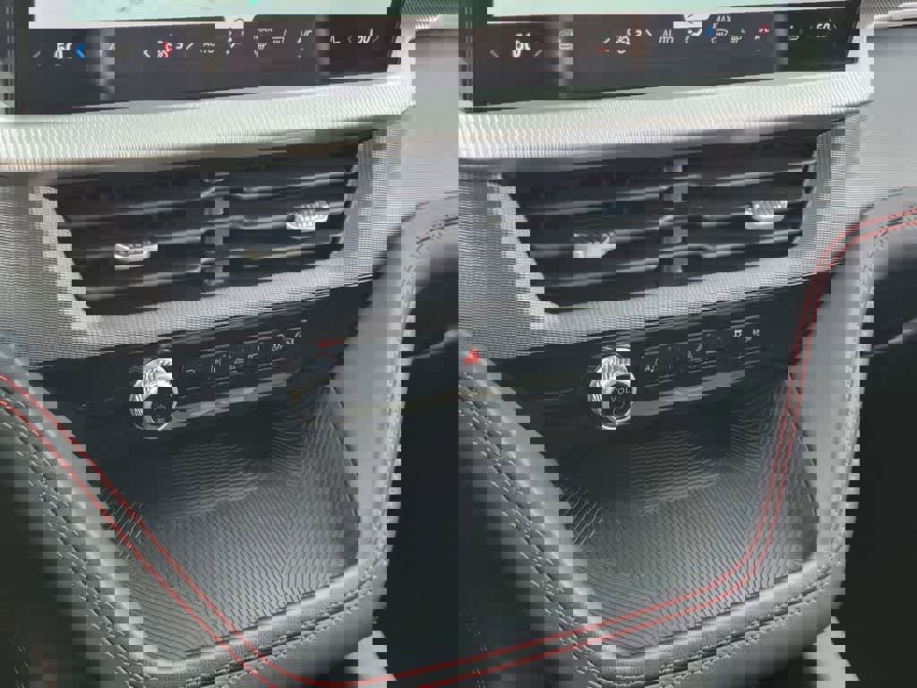 Certified 2025 Ford Explorer ST-Line image 23