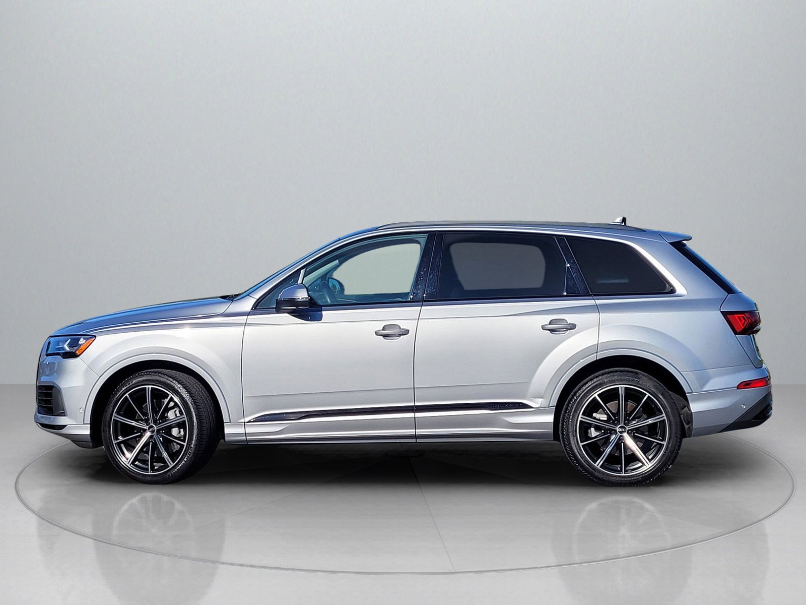 Used 2021 Audi Q7 3.0T Premium Plus w/ Premium Plus Package image 4