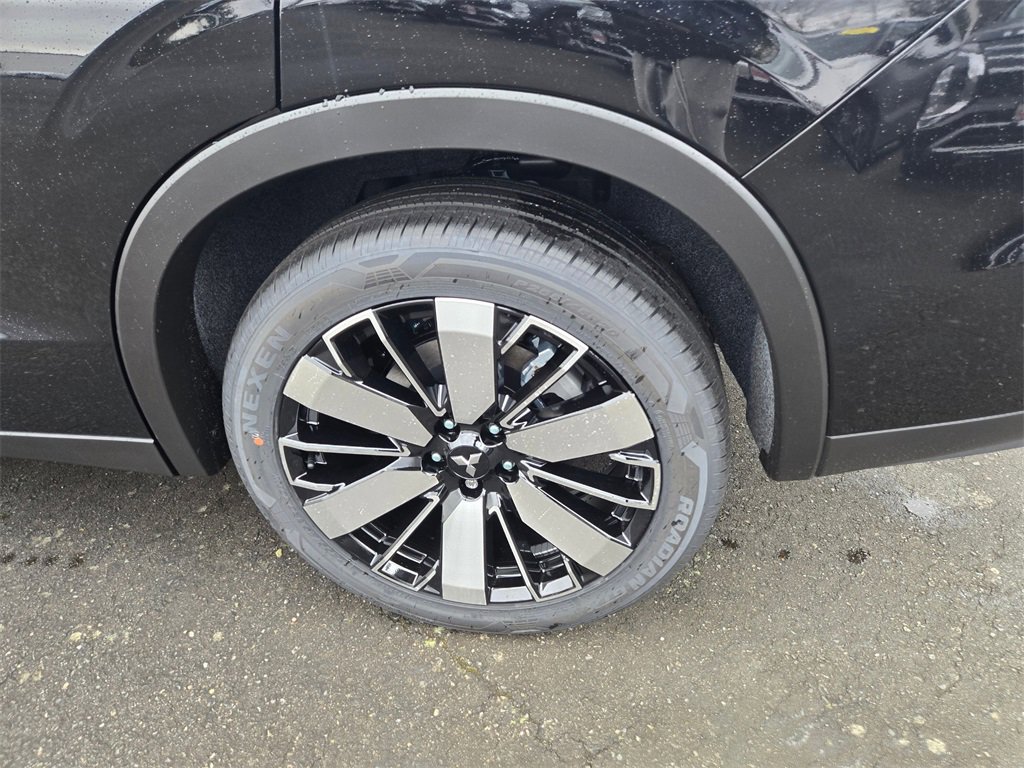 New 2026 Mitsubishi Outlander SE image 5