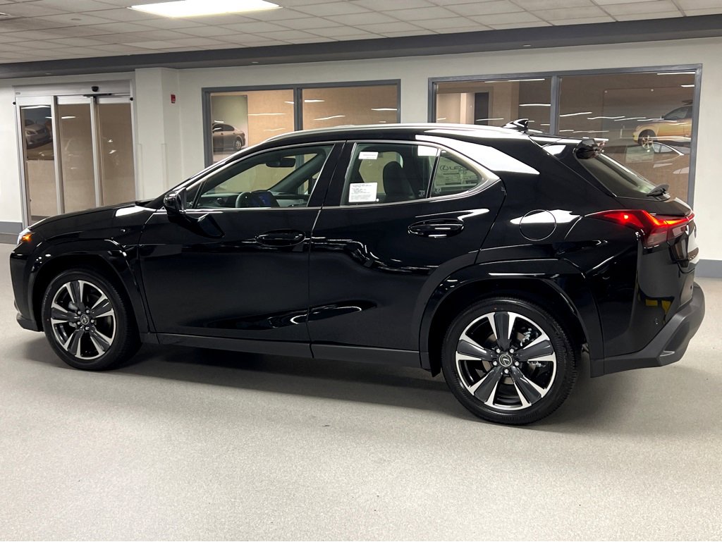 New 2025 Lexus UX 300h AWD image 5