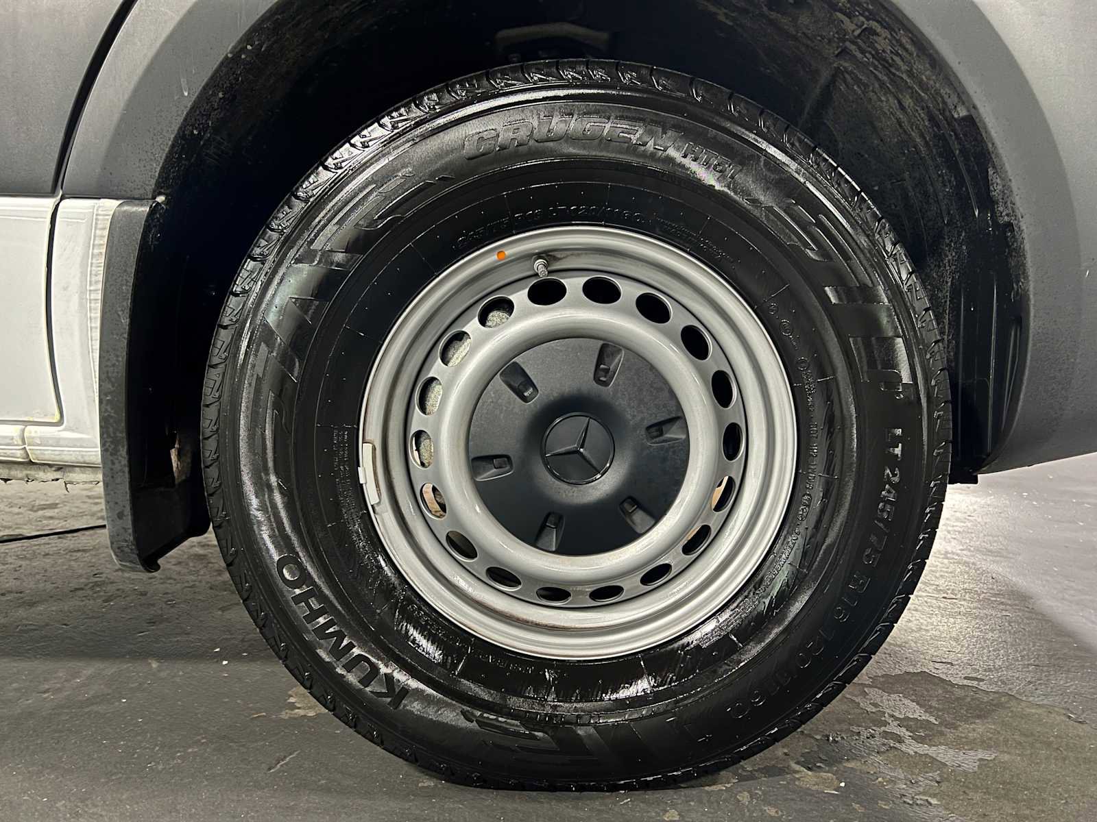 Used 2025 Mercedes-Benz Sprinter 2500 image 9