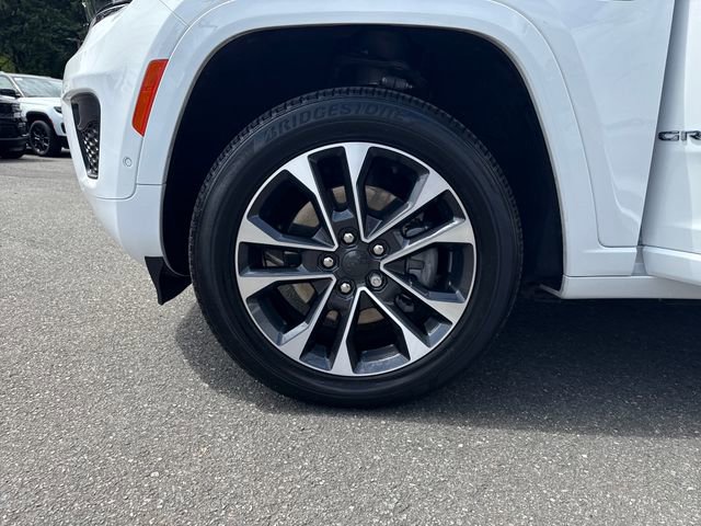 Used 2023 Jeep Grand Cherokee Overland w/ Luxury Tech Group IV AWD/4WD image 28