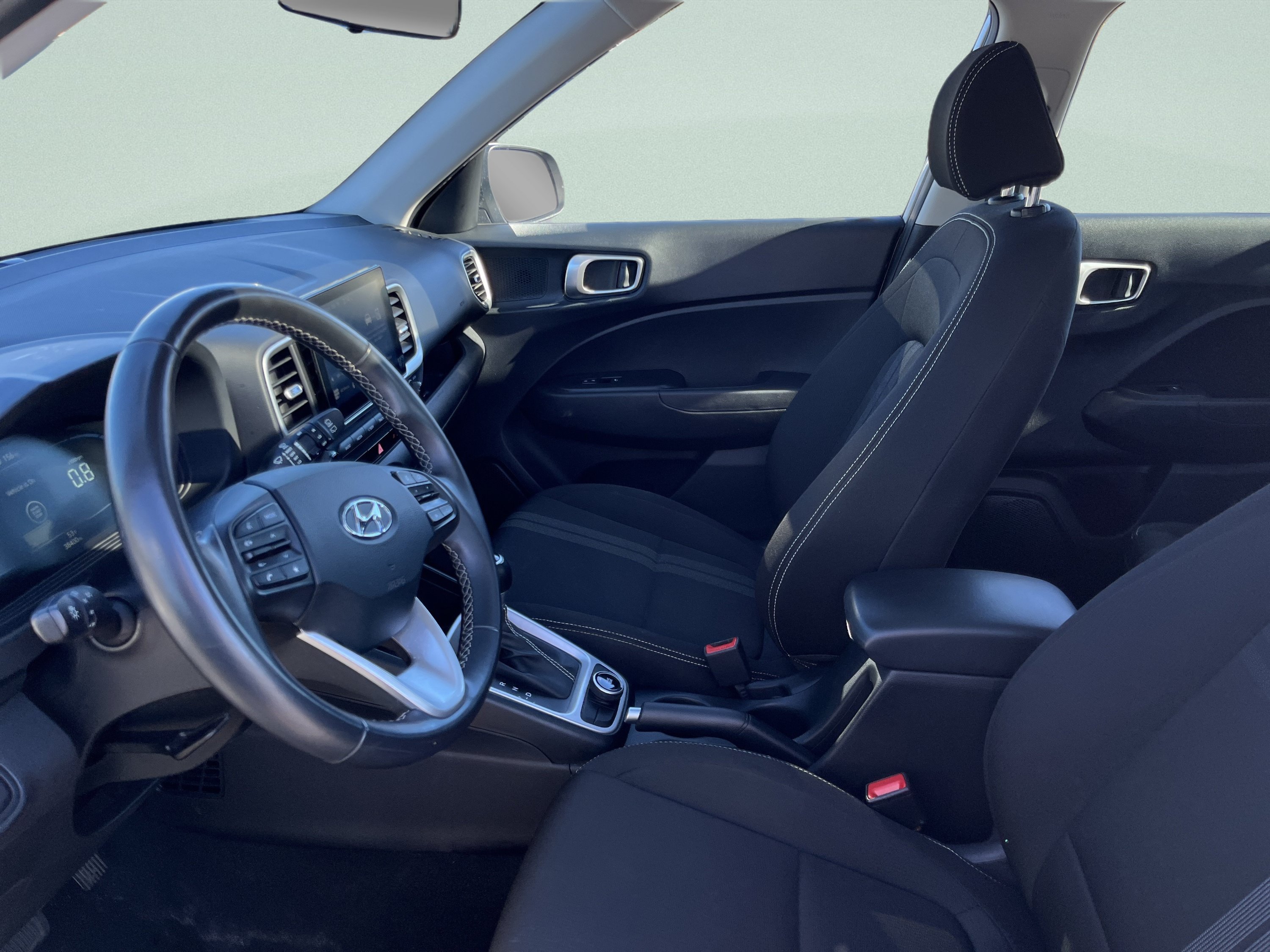 Used 2025 Hyundai Venue SEL FWD image 12